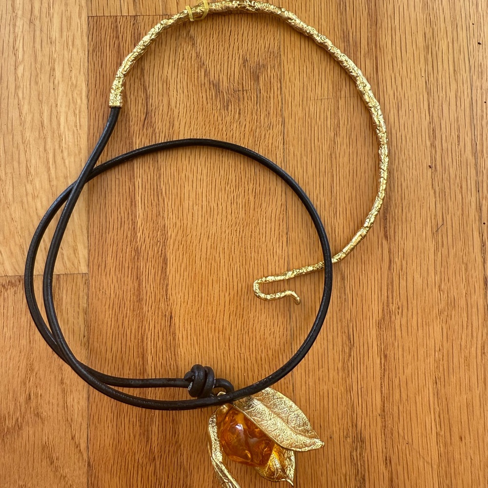 Zara Physalis Necklace Goldtone Black and Orange new no 🏷️